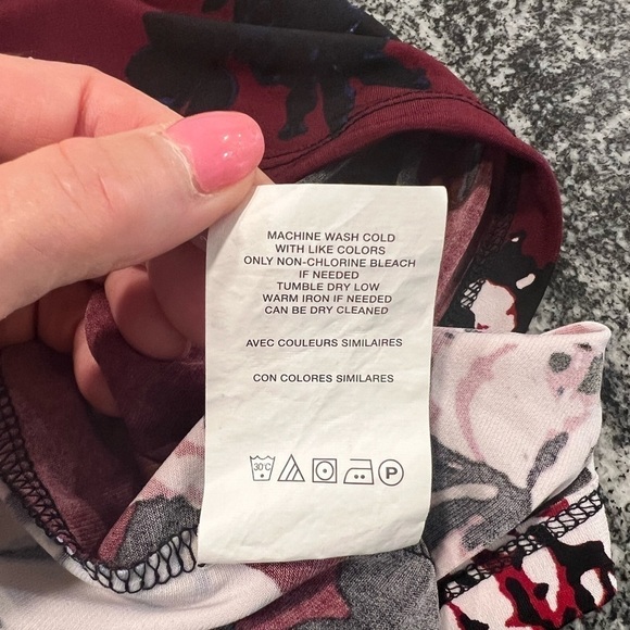 A PEA IN THE POD wine with big floral faux wrap dress with 3/4 sleeves - Picture 12 of 15